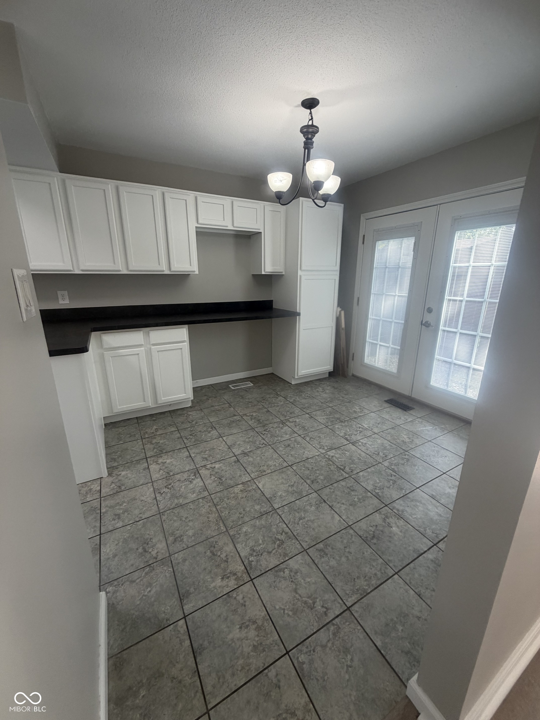 635 Cobblestone Road Avon, IN 46123 - Photo 13 of 32