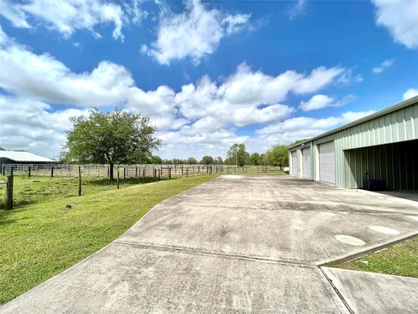 $3,000 | 4212 County Road 182, Alvin, TX 77511
