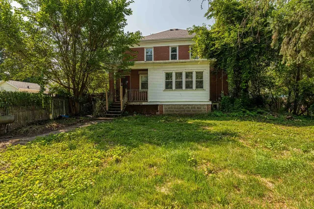 $199,900 | 1729 16th Street, Monroe, WI 53566