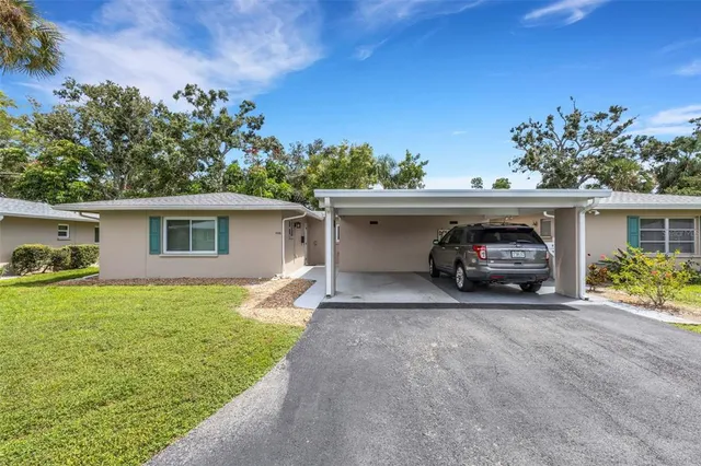 a view of a house and outdoor space