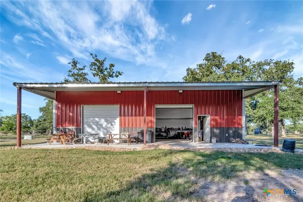 $2,100,000 | 2698 County Road 284, Edna, TX 77957