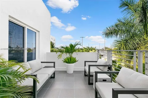 $1,895,000 | 1024 Lenox Avenue, Unit 8, Miami Beach, FL 33139