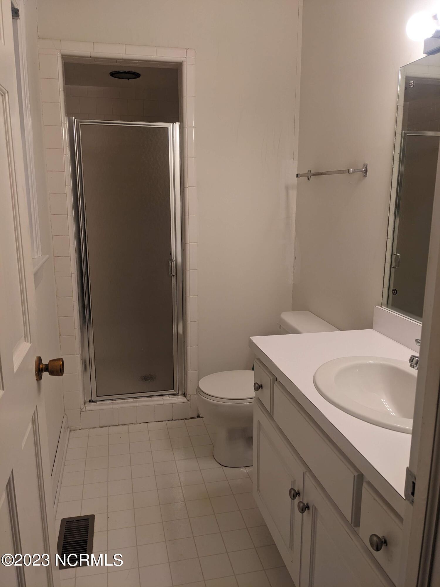 4002 Lady Marian Road Wilson, NC 27896 - Photo 7 of 14 Master Bath