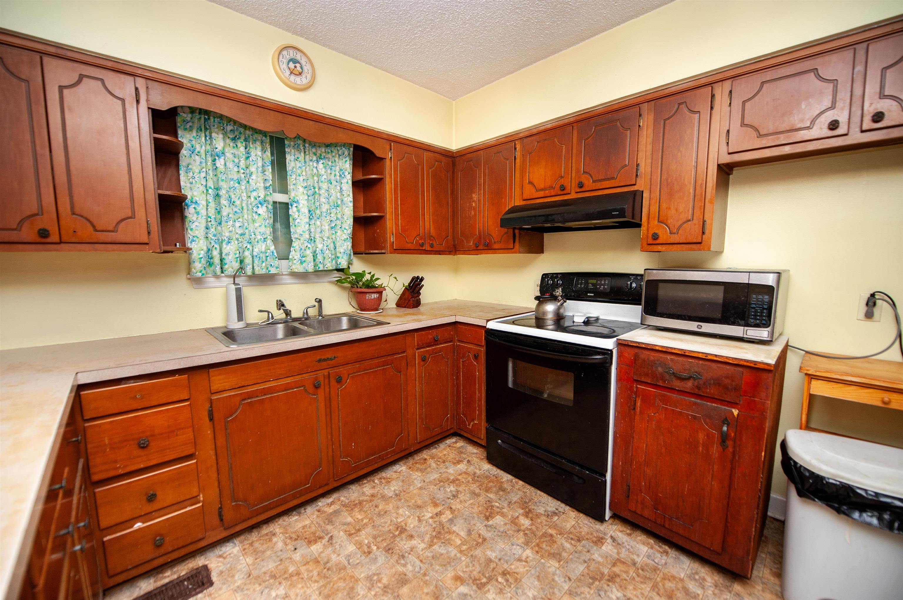 710 Neighborhood Road Wellford, SC 29385 - Photo 8 of 27