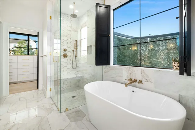 a view of entryway and hall