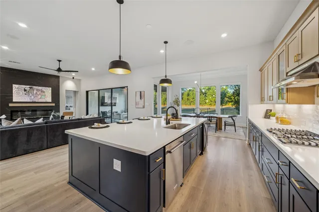 $998,900 | 5217 Liberty Cove Drive, Spring, TX 77386