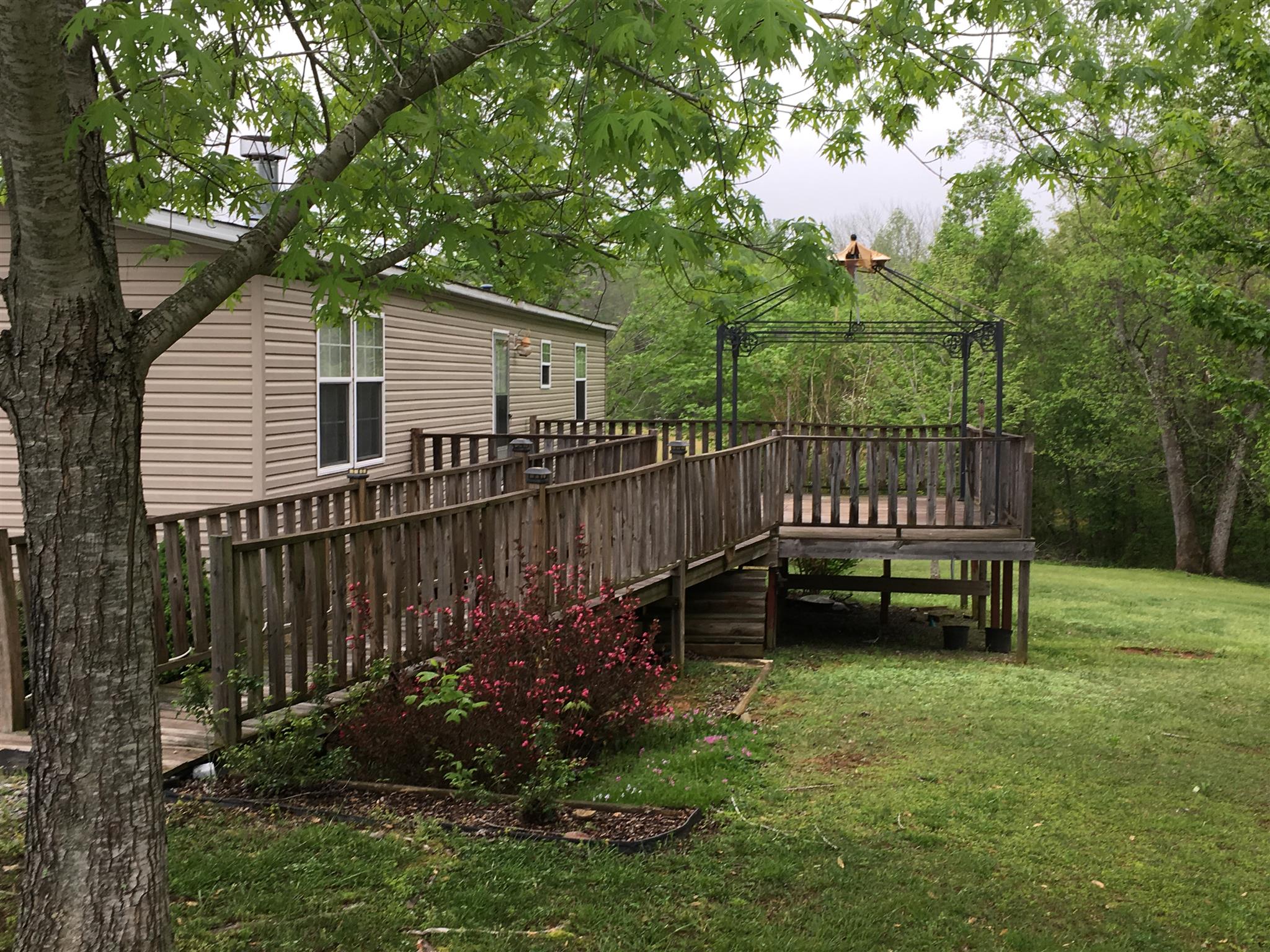 591 Bloom Landing Road Charlotte, TN 37036 - Photo 2 of 17 Gallery Image 2