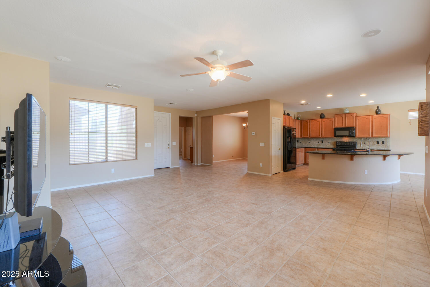 42360 Abbey Road Maricopa, AZ 85138 - Photo 6 of 56 06