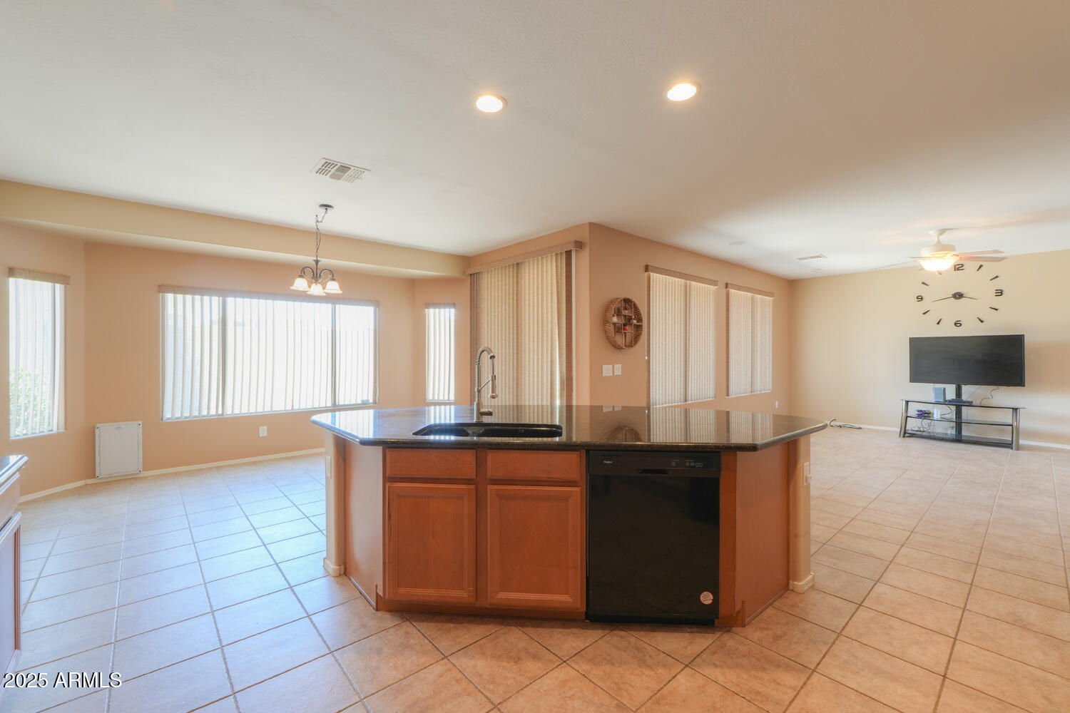 42360 Abbey Road Maricopa, AZ 85138 - Photo 9 of 56 09