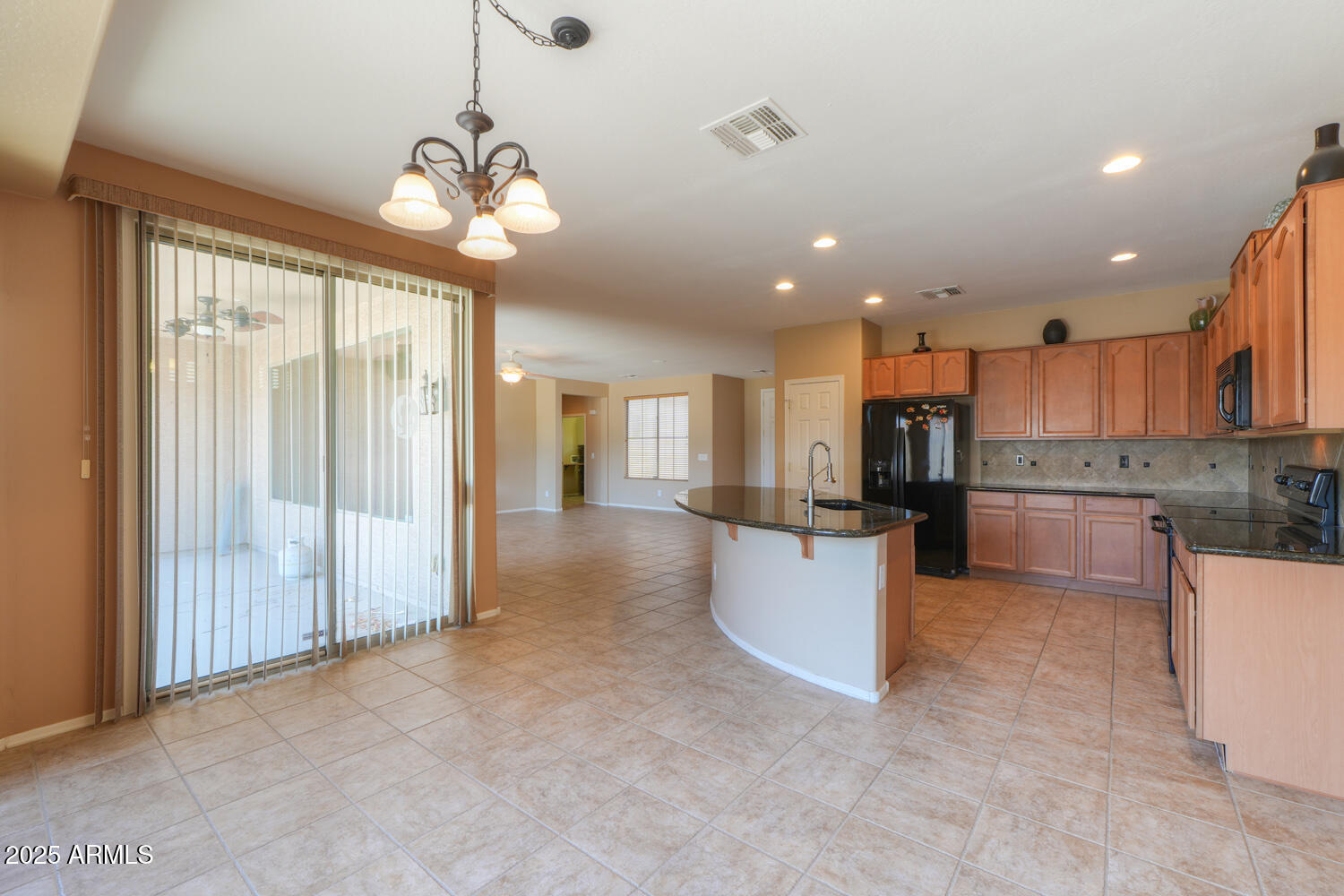 42360 Abbey Road Maricopa, AZ 85138 - Photo 10 of 56 10