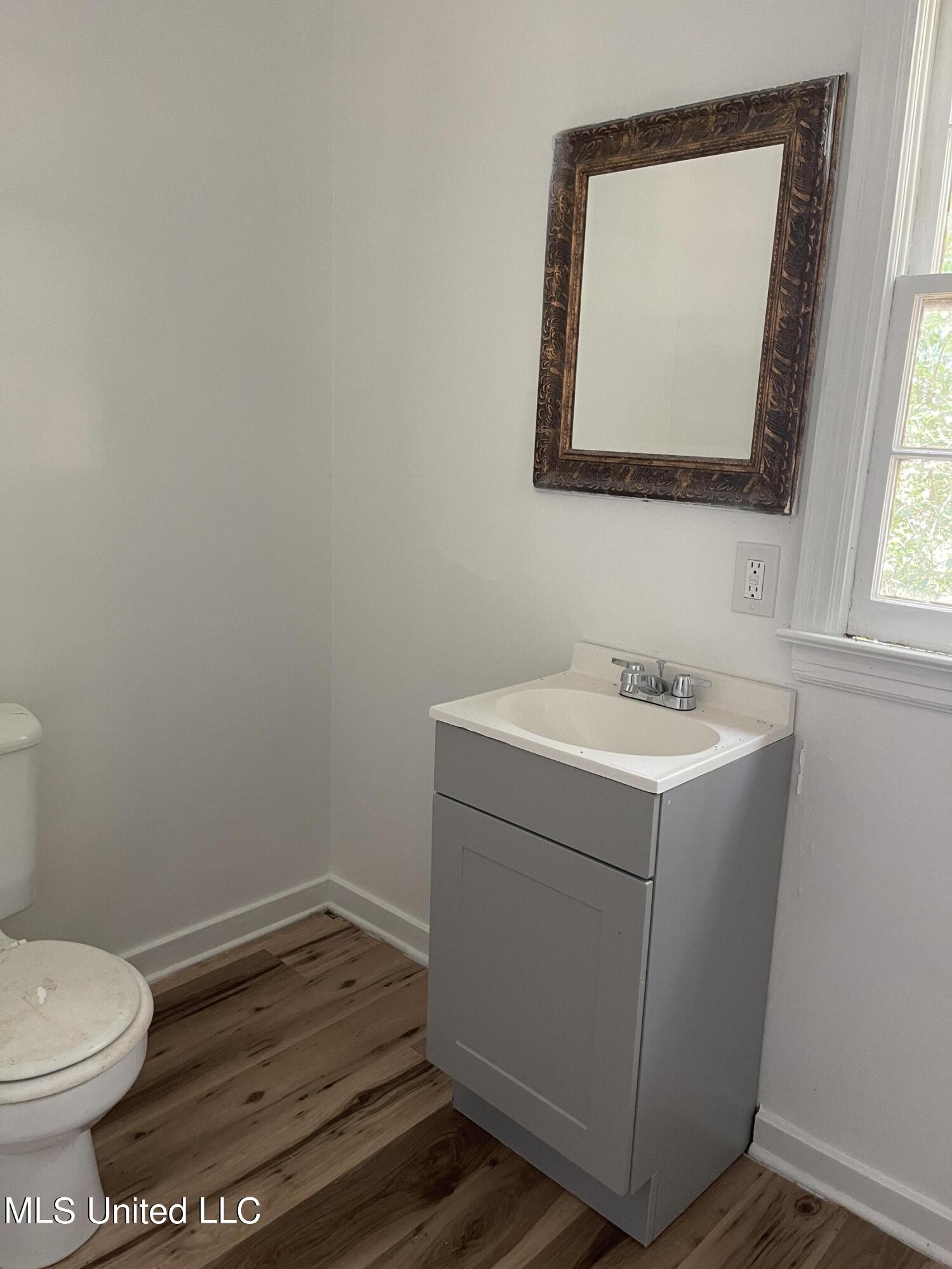 220 Wildwood Terrace Jackson, MS 39212 - Photo 9 of 14 IMG_3713