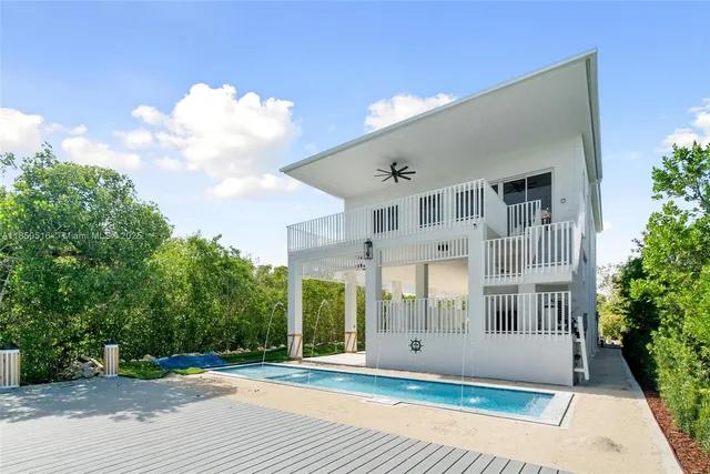 $2,330,000 | 862 Cardinal Lane, Key Largo, FL 33037