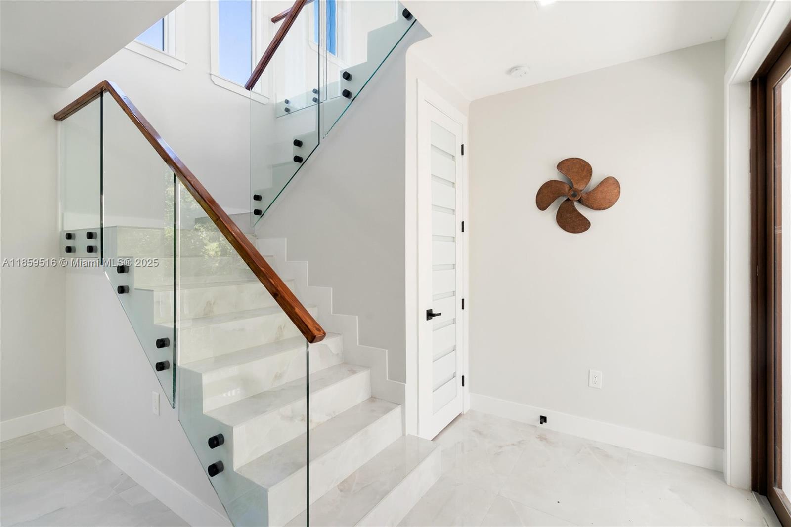 862 Cardinal Lane Key Largo, FL 33037 - Photo 2 of 36