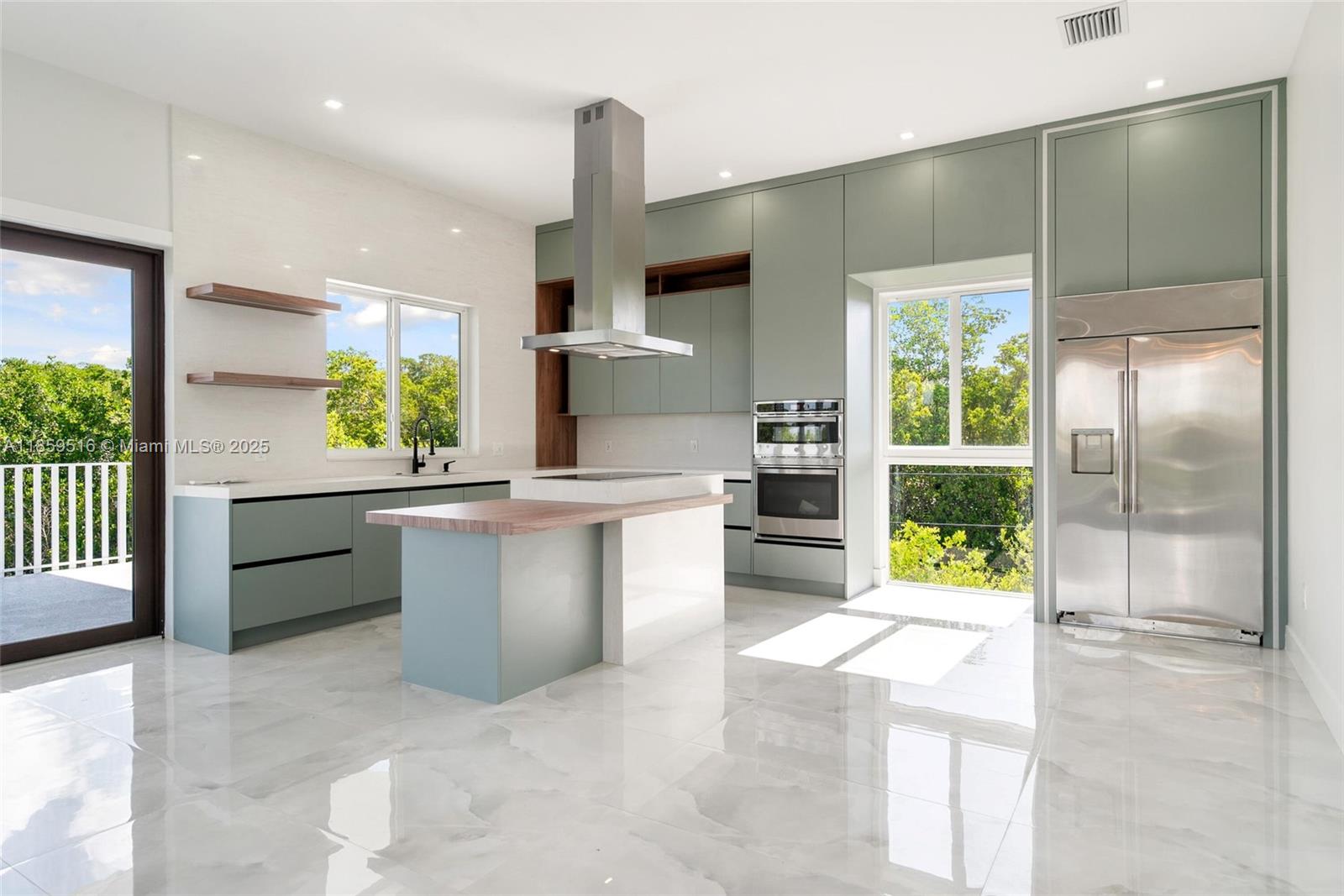 862 Cardinal Lane Key Largo, FL 33037 - Photo 3 of 36