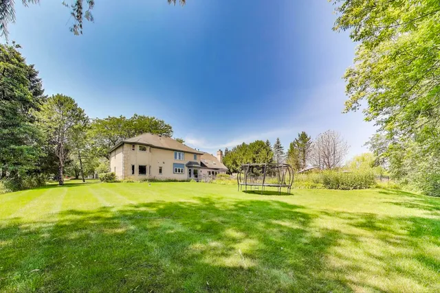 $875,000 | 6 Steeplechase Drive, Hawthorn Woods, IL 60047