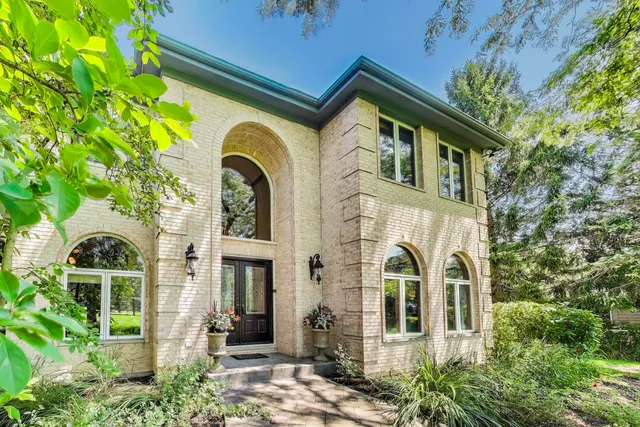 $875,000 | 6 Steeplechase Drive, Hawthorn Woods, IL 60047