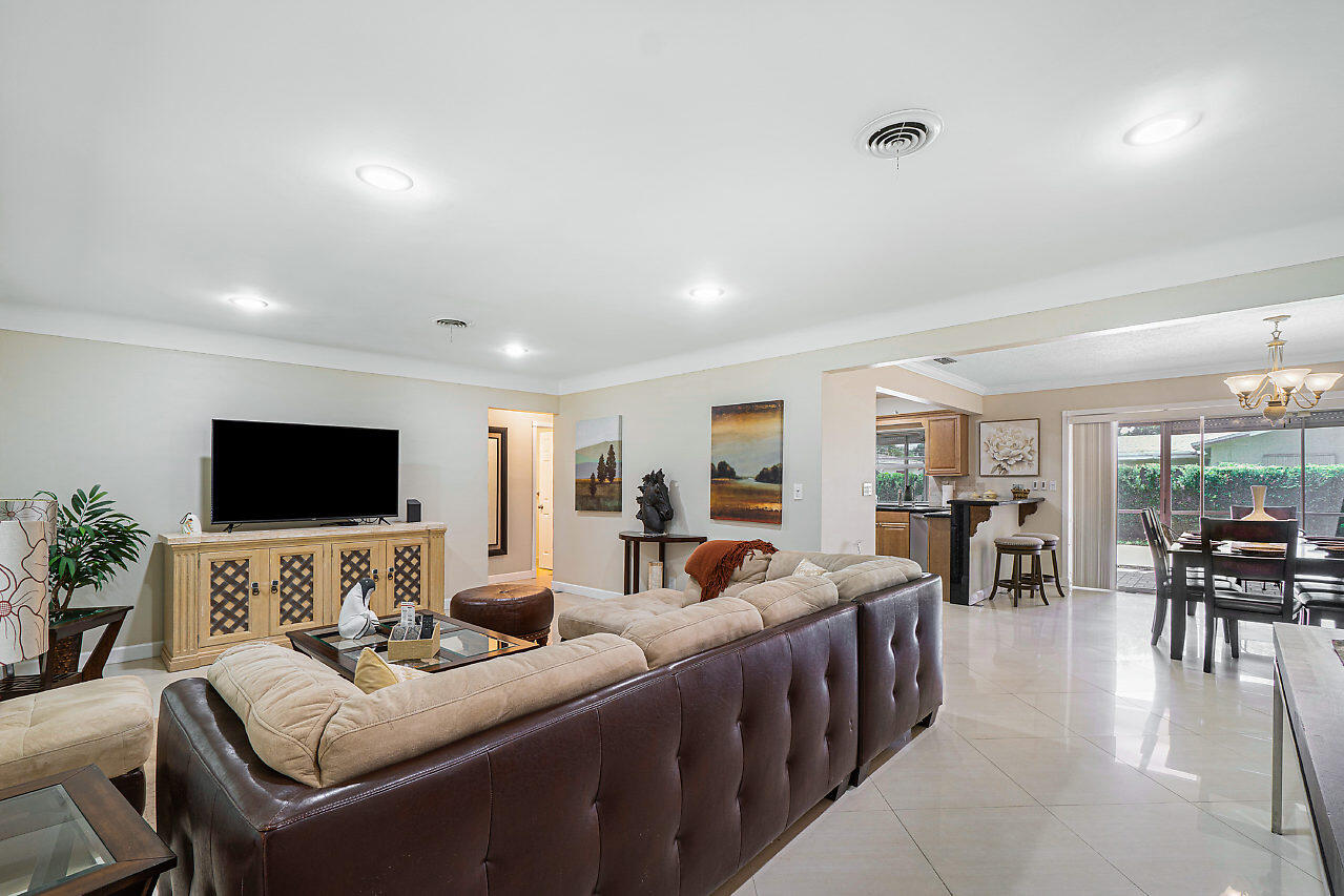 24 Burning Tree Lane Boca Raton, FL 33431 - Photo 3 of 10 008-24BurningTreeLn-BocaRaton-FL-small