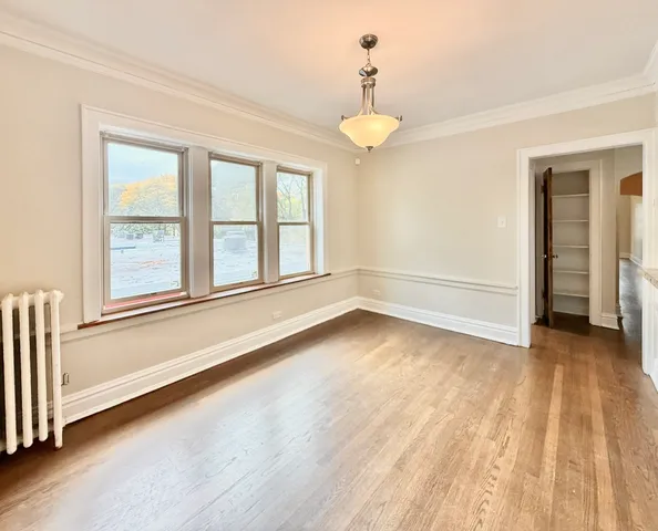 $2,000 | 314 North Maple Avenue, Unit 3S, Oak Park, IL 60302