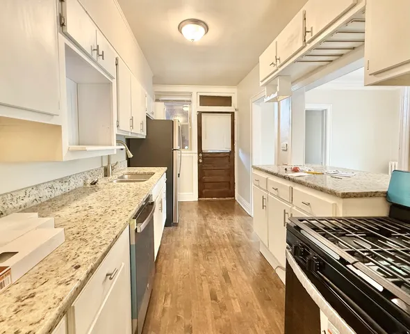 $2,000 | 314 North Maple Avenue, Unit 3S, Oak Park, IL 60302