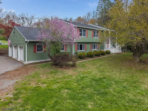 $925,000 | 46 Sutton Road, Califon, NJ 07830