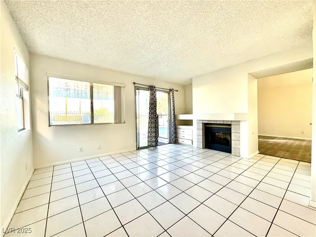 $2,400 | 1663 Duarte Drive, Henderson, NV 89014