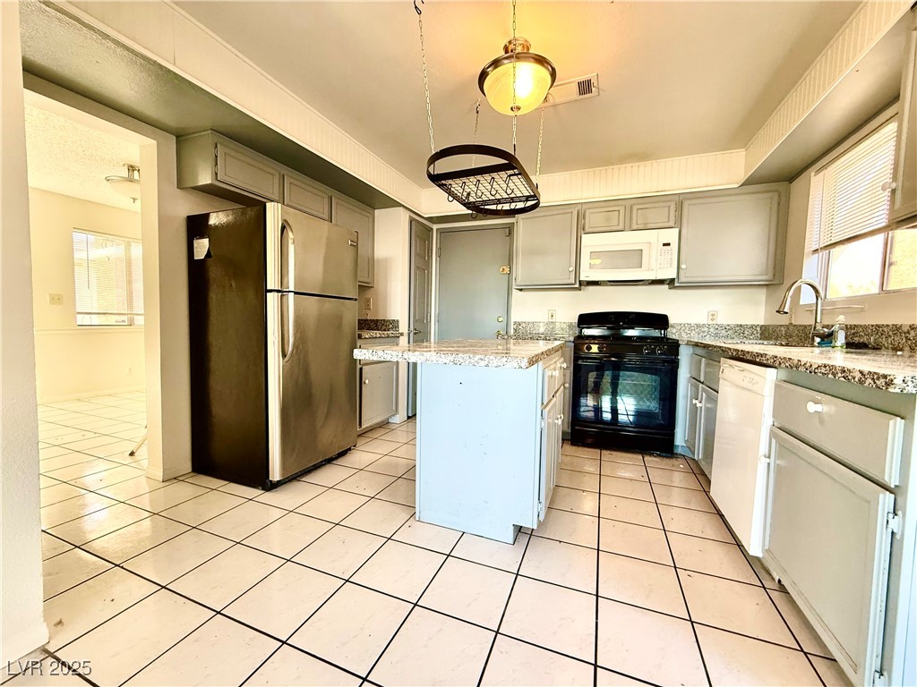 1663 Duarte Drive Henderson, NV 89014 - Photo 4 of 15