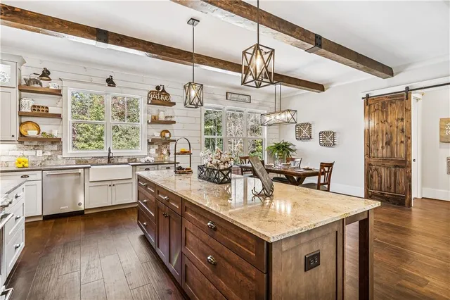 $3,500 | 6 Whisper Place, Marble Hill, GA 30148