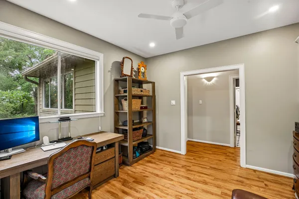 $925,000 | 34 Highbush Court, The Woodlands, TX 77381