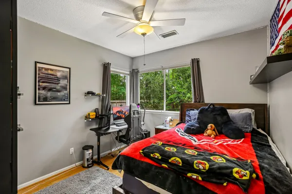 $925,000 | 34 Highbush Court, The Woodlands, TX 77381