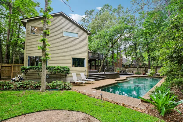 $925,000 | 34 Highbush Court, The Woodlands, TX 77381