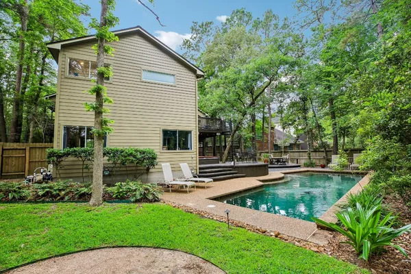 $925,000 | 34 Highbush Court, The Woodlands, TX 77381