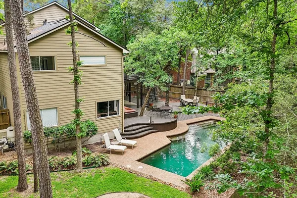 $925,000 | 34 Highbush Court, The Woodlands, TX 77381
