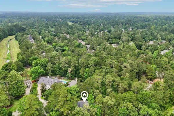 $925,000 | 34 Highbush Court, The Woodlands, TX 77381