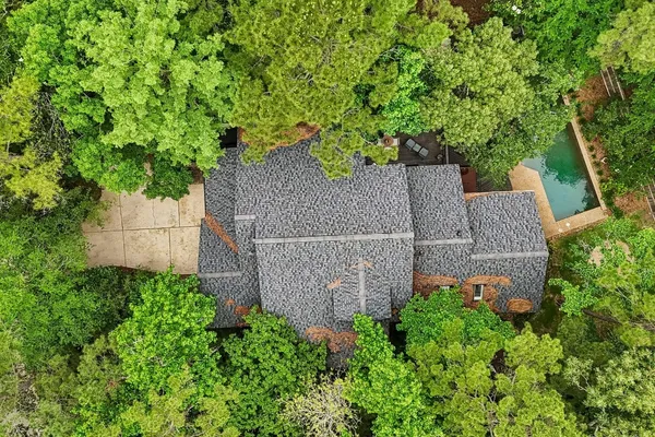 $925,000 | 34 Highbush Court, The Woodlands, TX 77381