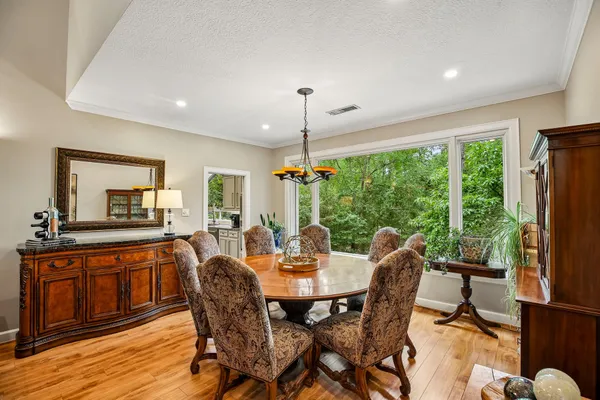 $925,000 | 34 Highbush Court, The Woodlands, TX 77381