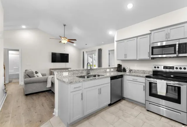 $2,200 | 224 Fishburn Drive, Conway, SC 29526