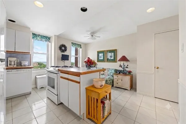 $699,000 | 131 74th Street, Unit 4J | Bay Ridge