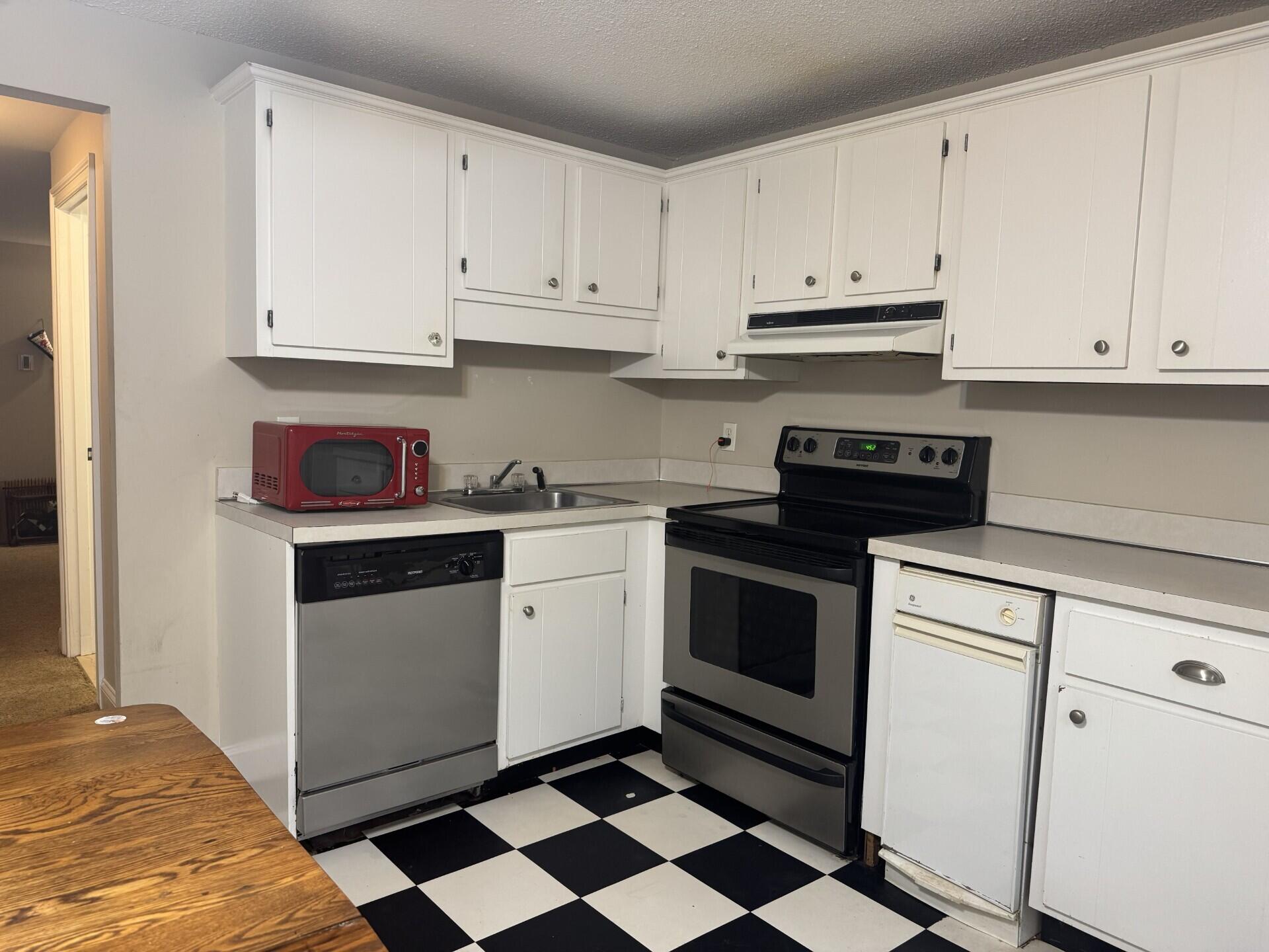 432 Old Chatham Road, Unit 103 South Dennis, MA 02660 - Photo 7 of 14 Kitchen 1