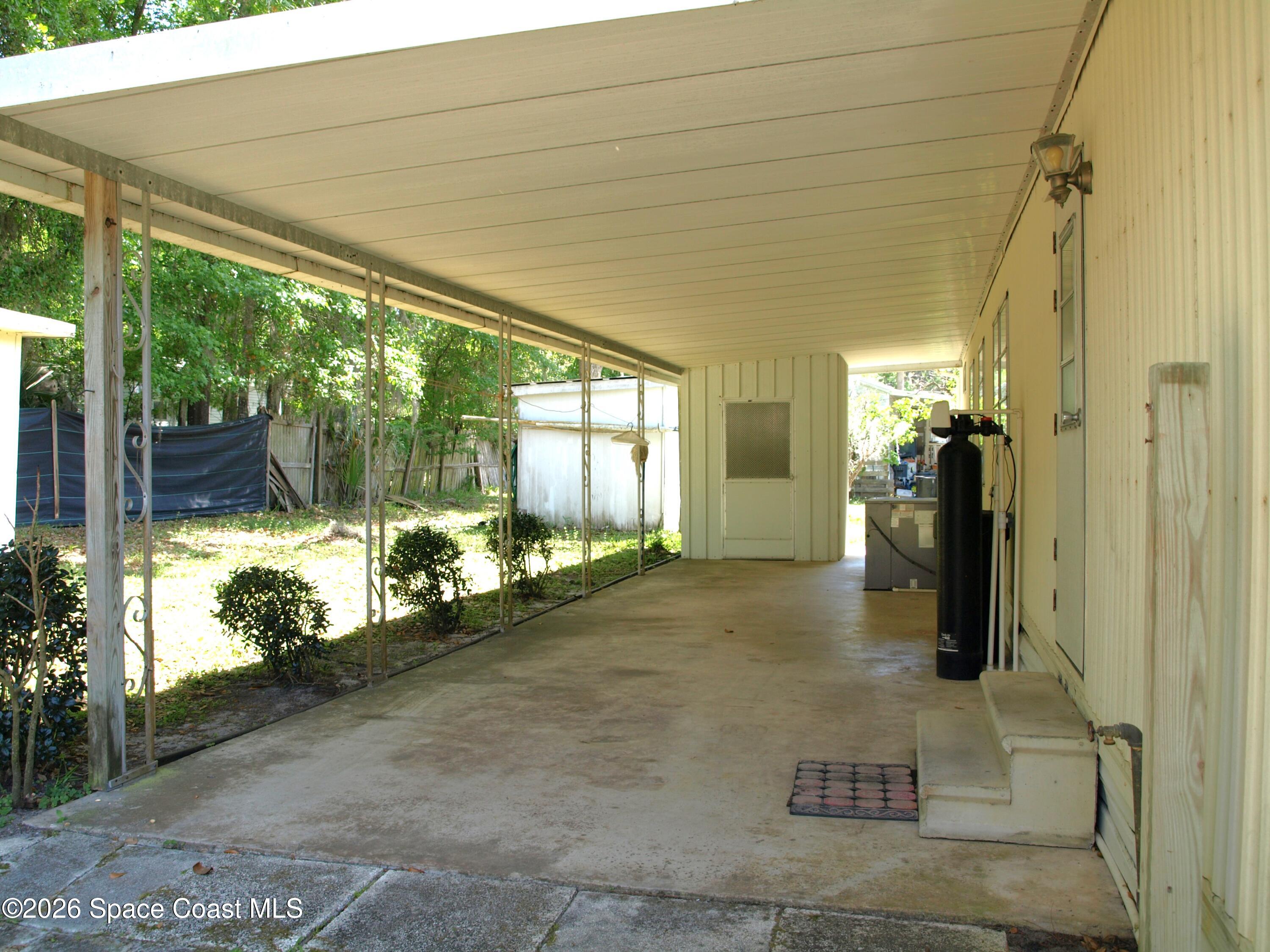 130 Palm Drive Georgetown, FL 32139 - Photo 3 of 23 a room with a large window
