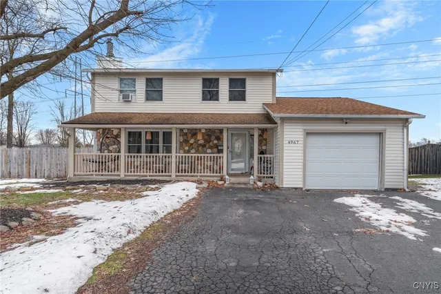 $325,000 | 4967 Darien Drive, Salina, NY 13088