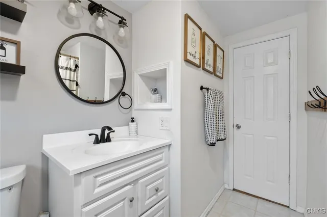 $325,000 | 4967 Darien Drive, Salina, NY 13088