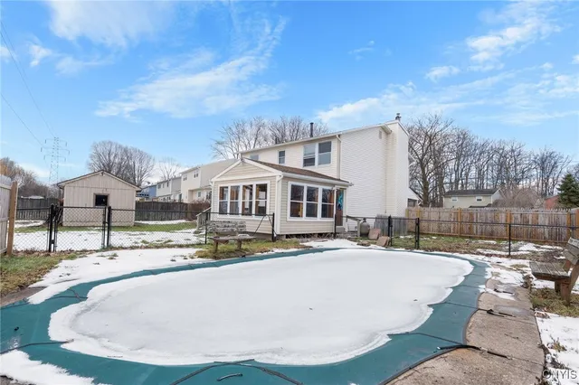 $325,000 | 4967 Darien Drive, Salina, NY 13088