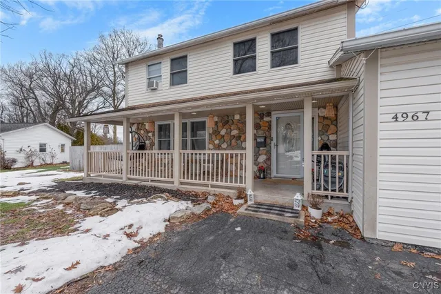 $325,000 | 4967 Darien Drive, Salina, NY 13088