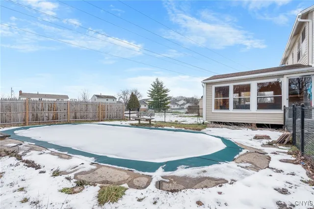 $325,000 | 4967 Darien Drive, Salina, NY 13088