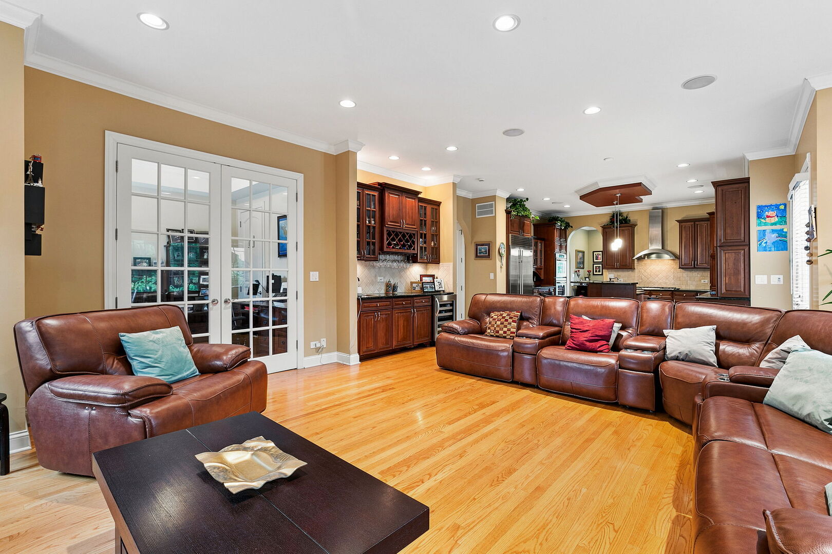 1008 Meadow Road Northbrook, IL 60062 - Photo 11 of 43 Gallery Image 11