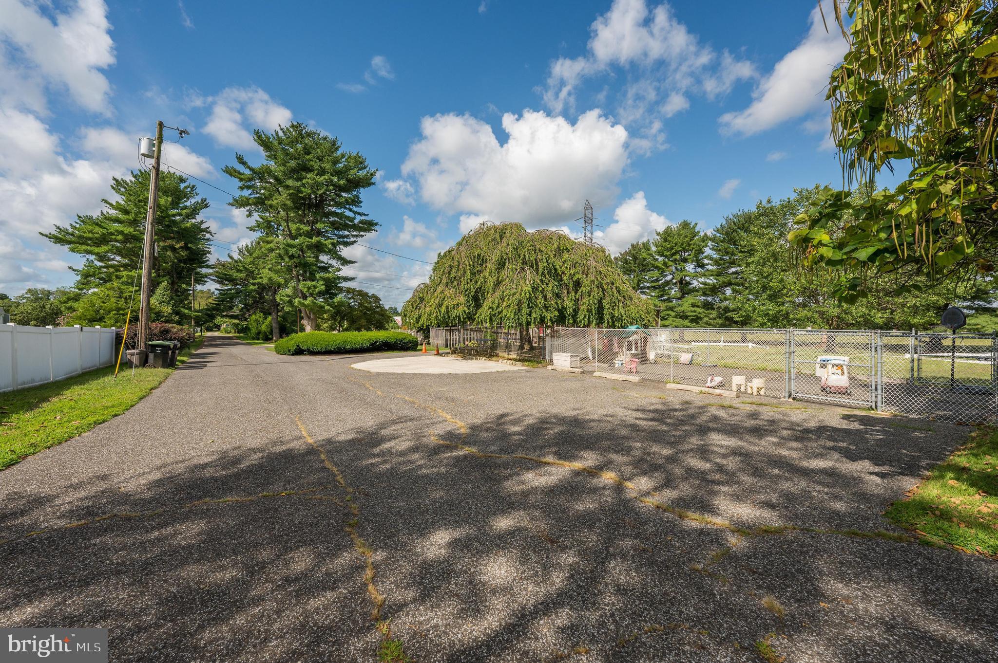 189 Watsontown Road Berlin, NJ 08009 - Photo 9 of 35