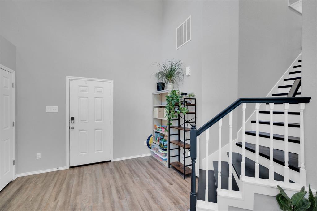 731 East Brown Street Cleburne, TX 76031 - Photo 11 of 39