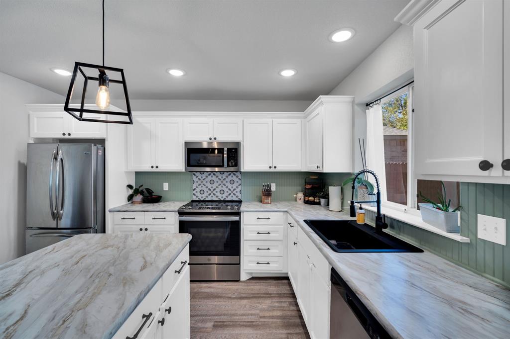 731 East Brown Street Cleburne, TX 76031 - Photo 17 of 39