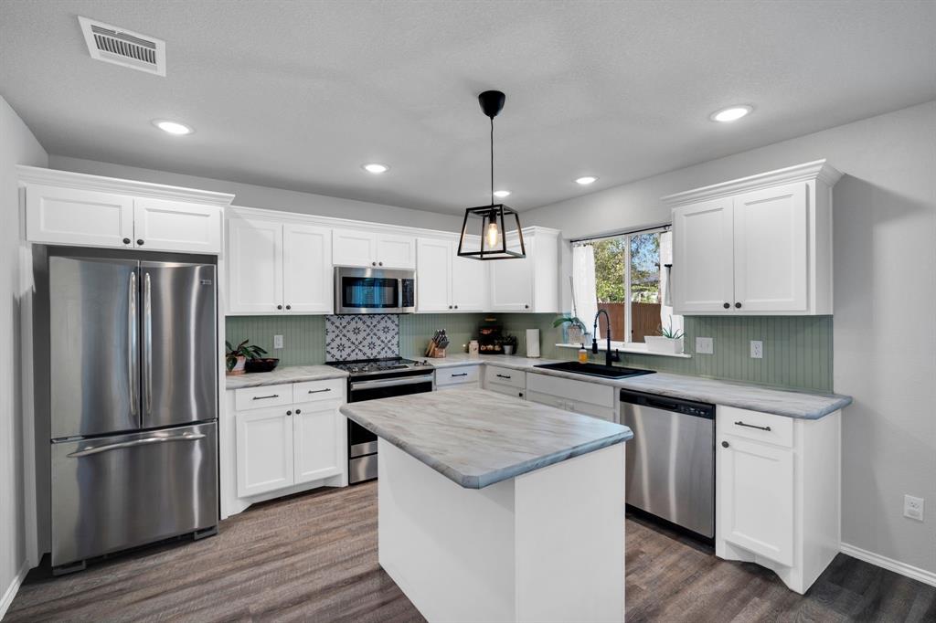 731 East Brown Street Cleburne, TX 76031 - Photo 18 of 39