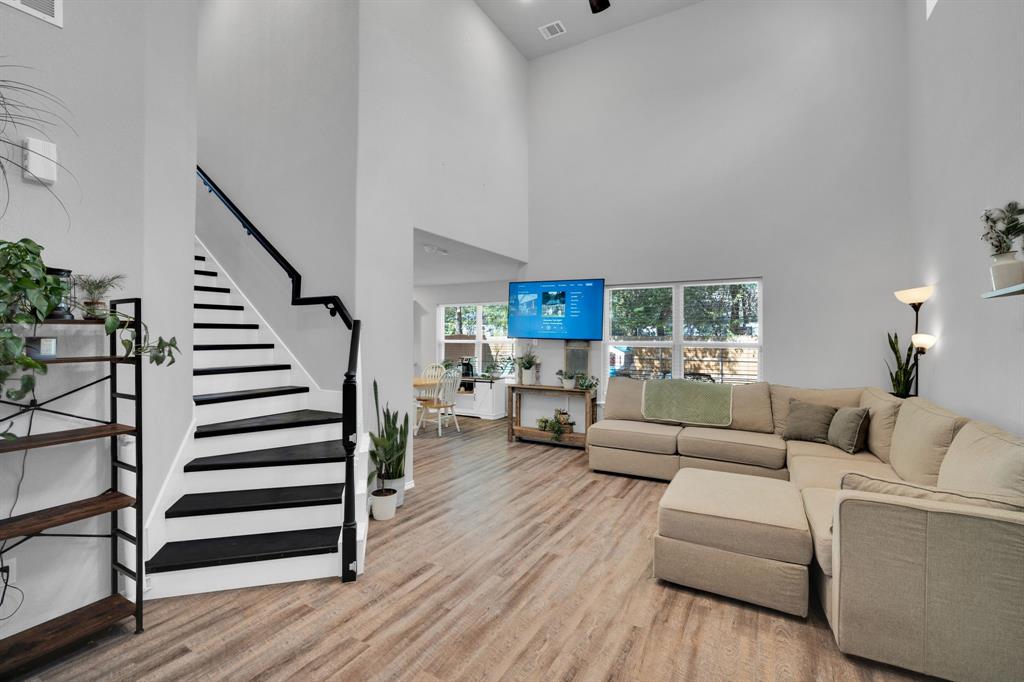 731 East Brown Street Cleburne, TX 76031 - Photo 7 of 39